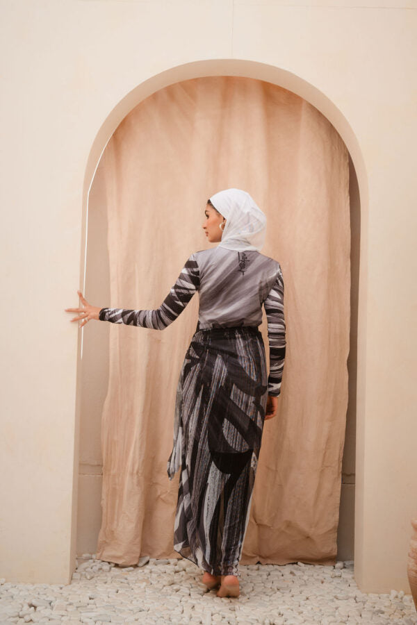 Huruf-Black Waist Wrap